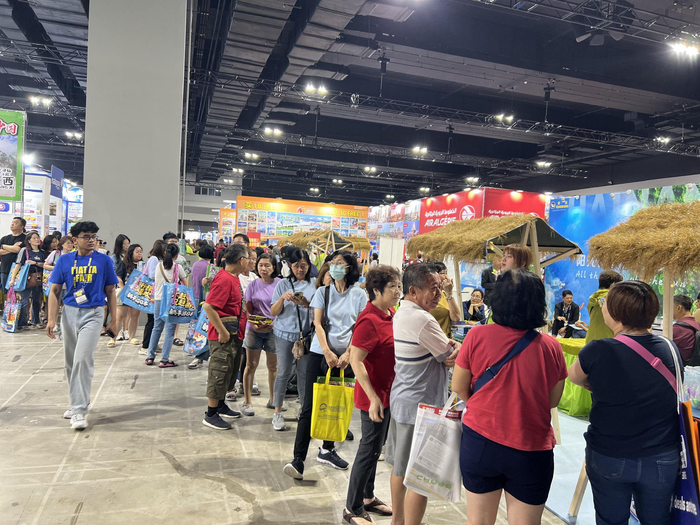 海南展区人气旺盛。