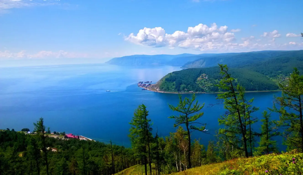 西伯利亞的“明珠”，貝加爾湖，為何被稱為“來路不明”的湖泊？（圖：貝加爾湖）